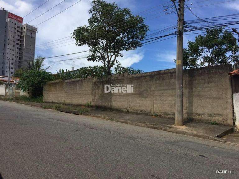 Lote à venda no Granjas Santa Terezinha: Lote à venda, Granjas Santa Terezinha - Taubaté/SP
